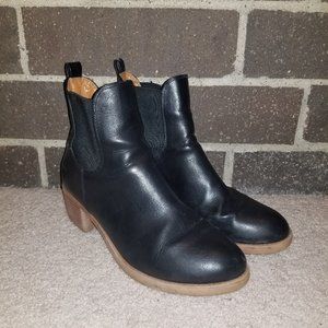 Womens Black Ankle Boot with Heel